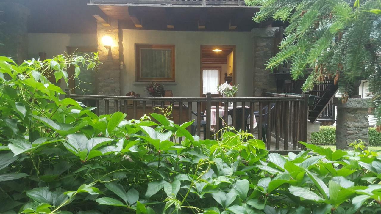 Chalet Blanc "Le Flocon" Courmayeur Buitenkant foto